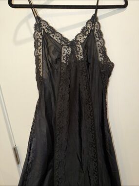 Vintage Val Mod Black Satiny & Lace Long Nightgown, Sz Small